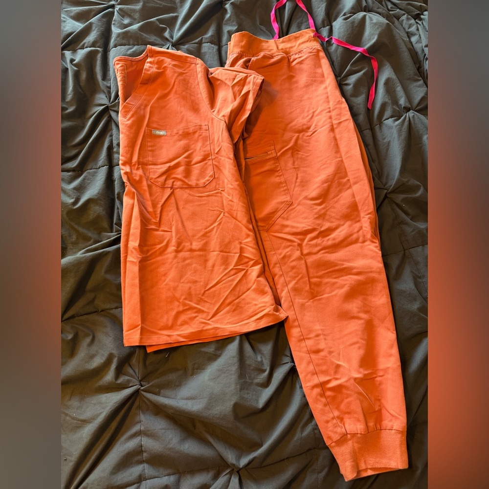 Women’s Figs Scrubs Set